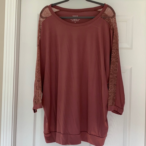 NWT: Torrid Super Soft Lace Sleeve - 3
